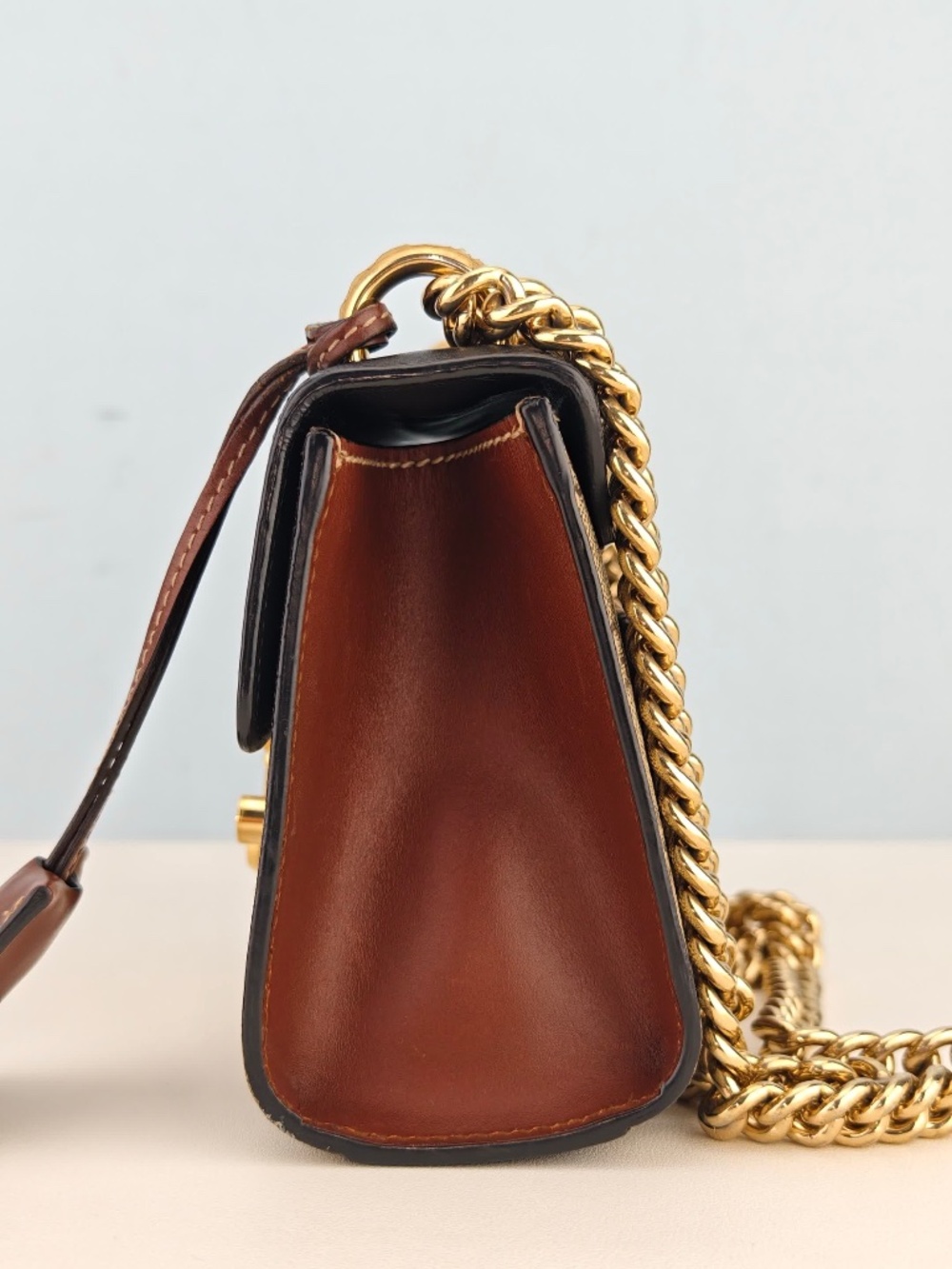 Preowned Authentic Gucci Beige/Black GG supreme campus and leather padlock bag